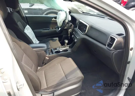 2021 Kia Sportage Lx z USA, uszkodzony, nr VIN KNDPMCAC9M7844869